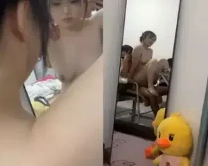 Cặp đôi sinh viên Trung Quốc nện nhau trên ghế