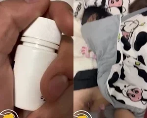 Cha dượng và kế hoạch địt con gái riêng của vợ