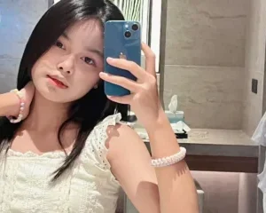 Clip bé Hoàng Quyên 2k9