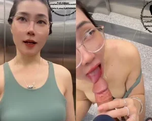 Clip lananh9496 bị anh fans nhận ra địt luôn trong thang máy chung cư