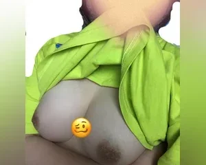 Em Teen mới lớn móc bướm trong nhà vệ sinh gửi cho bạn trai xem