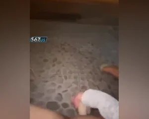 Giữa đêm trăng thanh gió mát em vác loz ra giữa đường thẩm du