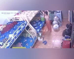 Hack camera phòng ký túc xã nữ sinh