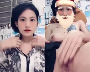 Idol Tiktoker Bảo Trân 2k4 chuyển qua live APP sex cho ae thẩm du