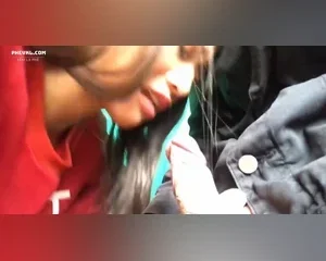 Mút lấy mút để cu bạn trai trong lớp học không sợ bạn bè phát hiện