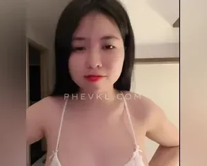 Nguyễn Thị Hường hot tiktoker Hường Hêu show vú khủng Part 2