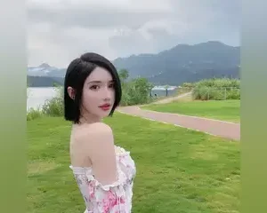 Siêu phẩm hot girl chân dài và anh đại gia lắm tiền nhiều của