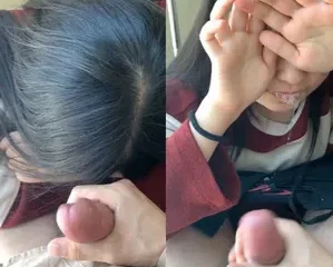 Tranh thủ mút cu bạn trai sau giờ học trên lớp