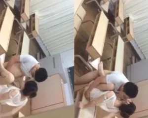 Quay lén 2 bé học sinh chịch nhau trong lớp học – PheVKL